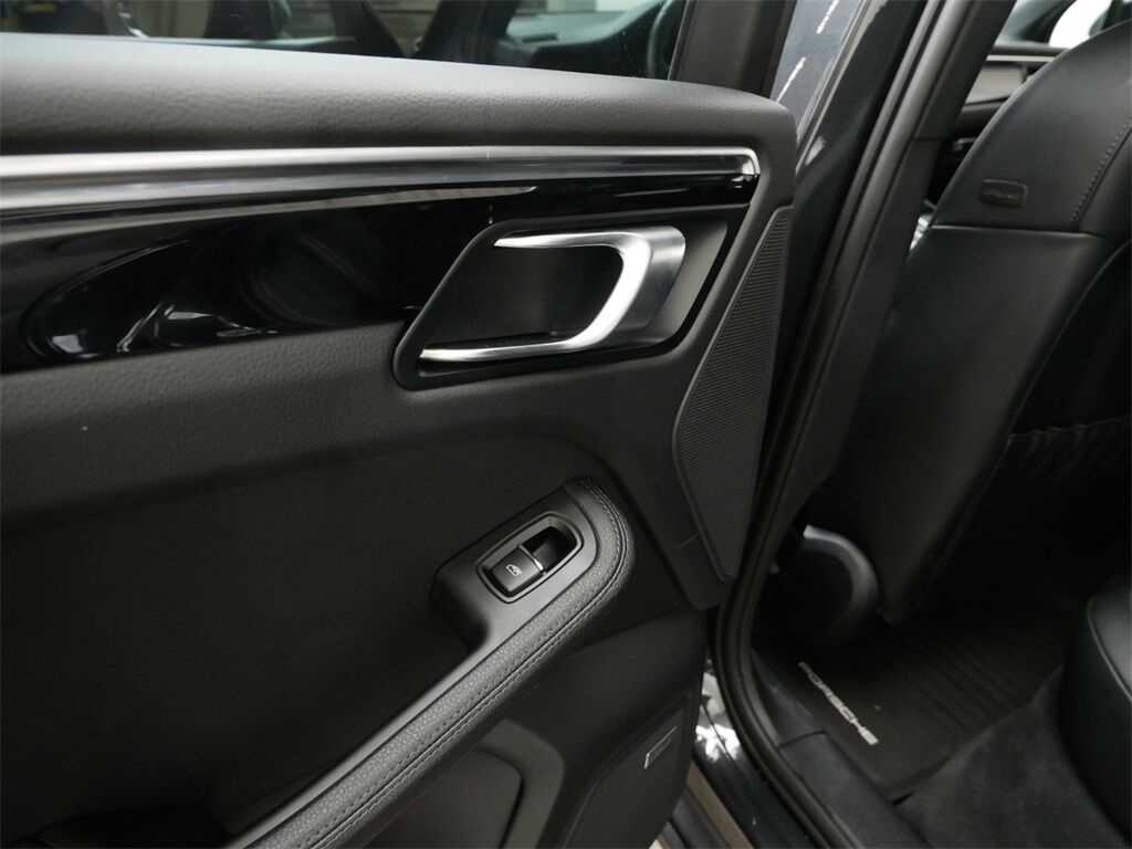2024 Porsche Macan Oak Ridge TN