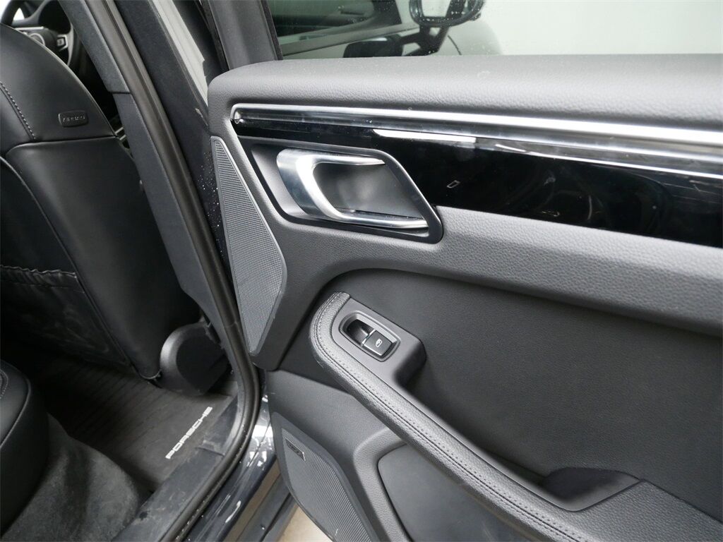 2024 Porsche Macan Oak Ridge TN
