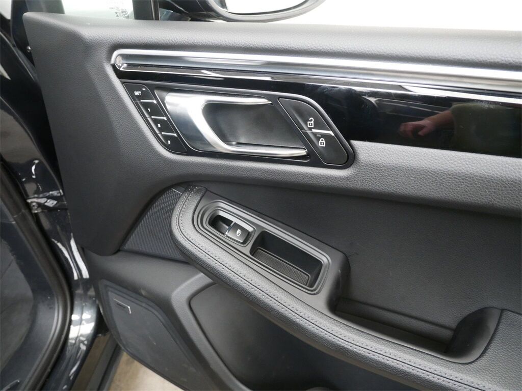 2024 Porsche Macan Oak Ridge TN