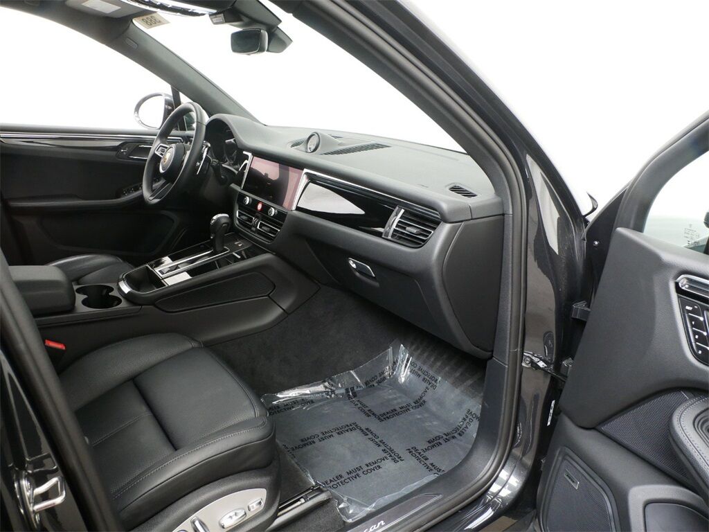 2024 Porsche Macan Oak Ridge TN