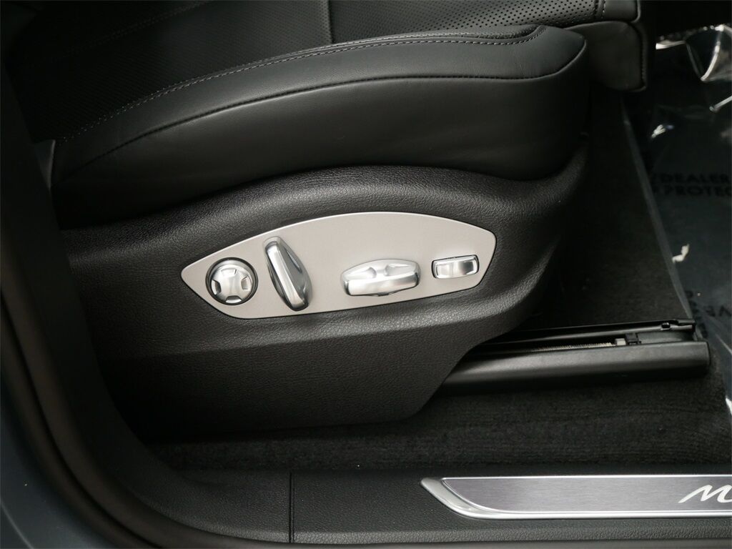 2024 Porsche Macan Oak Ridge TN