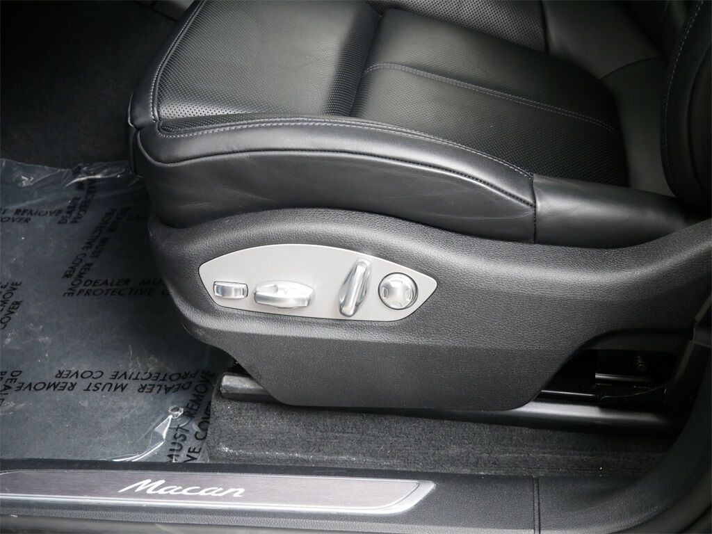 2024 Porsche Macan Oak Ridge TN