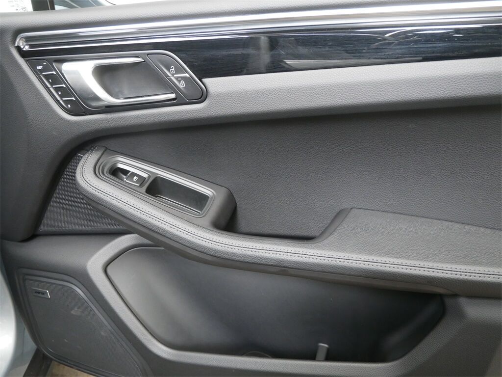 2024 Porsche Macan Oak Ridge TN