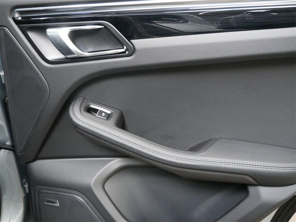 2024 Porsche Macan Oak Ridge TN