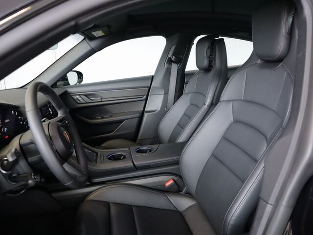 2024 Porsche Taycan 4S Merriam KS
