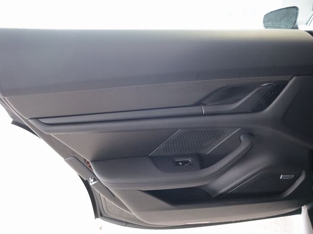 2024 Porsche Taycan 4S Merriam KS