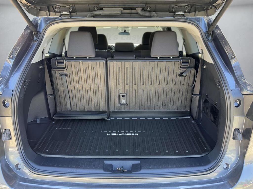 2024 Toyota Highlander LE Fredericksburg VA