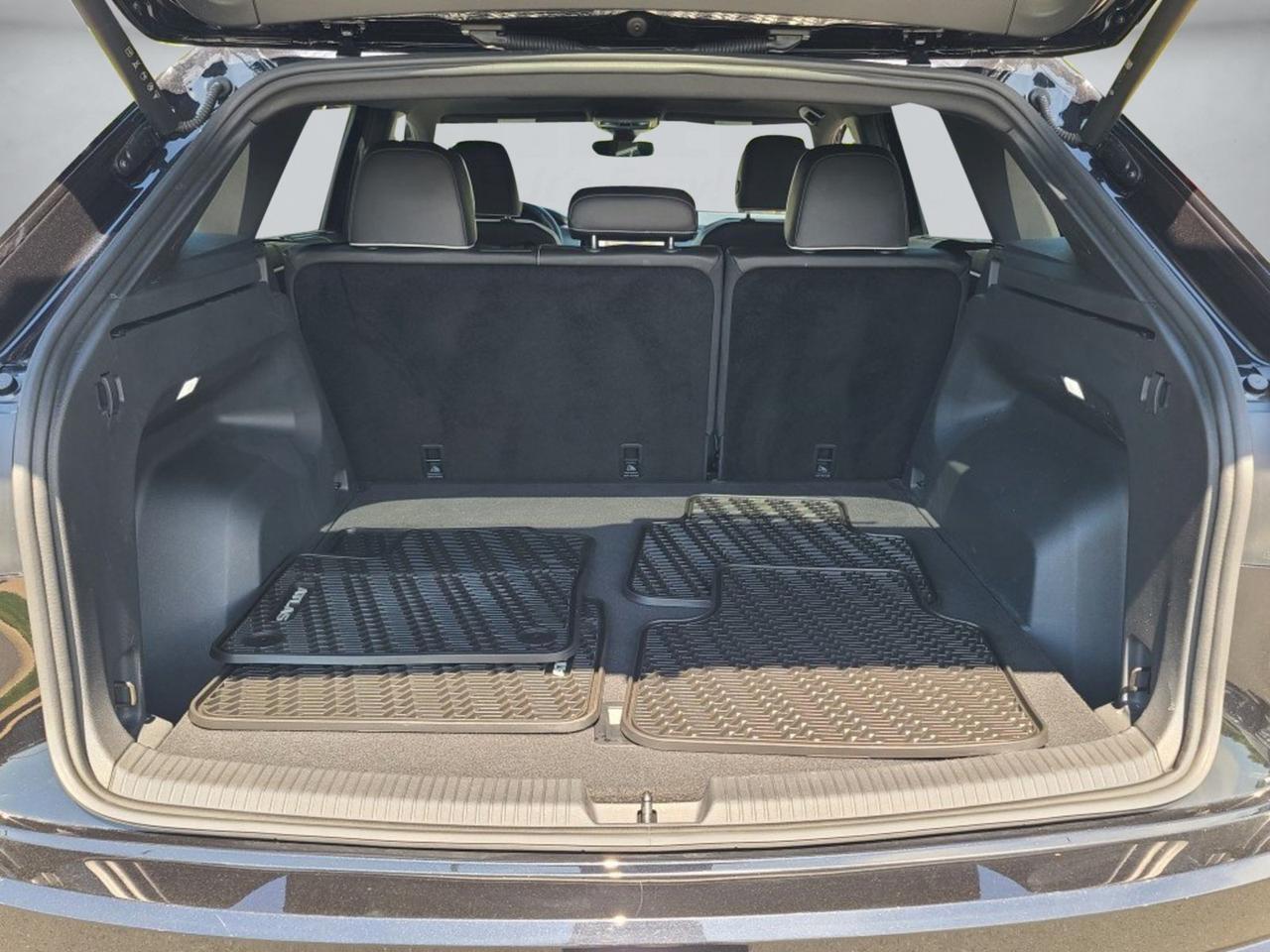 2024 Volkswagen Atlas Cross Sport 2.0T SEL Premium R-Line Springfield VA