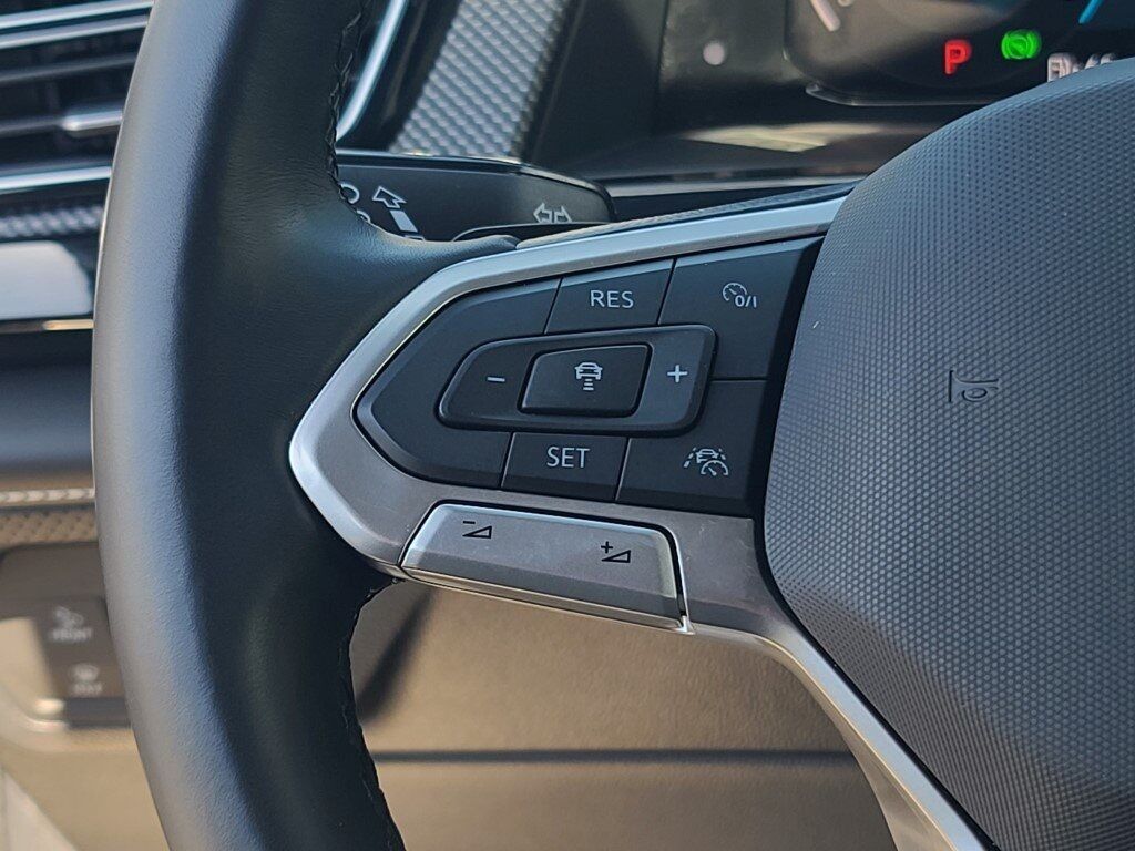 2024 Volkswagen Atlas Cross Sport 2.0T SEL Premium R-Line Springfield VA