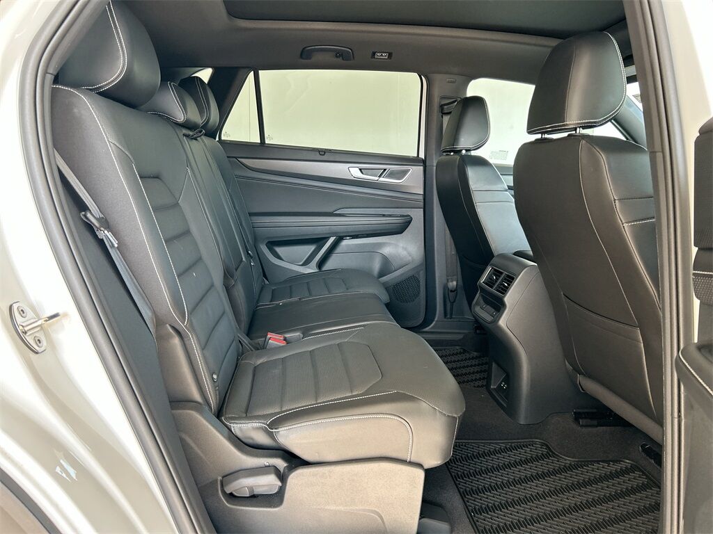 2024 Volkswagen Atlas Cross Sport 2.0T SEL R-Line Quincy MA