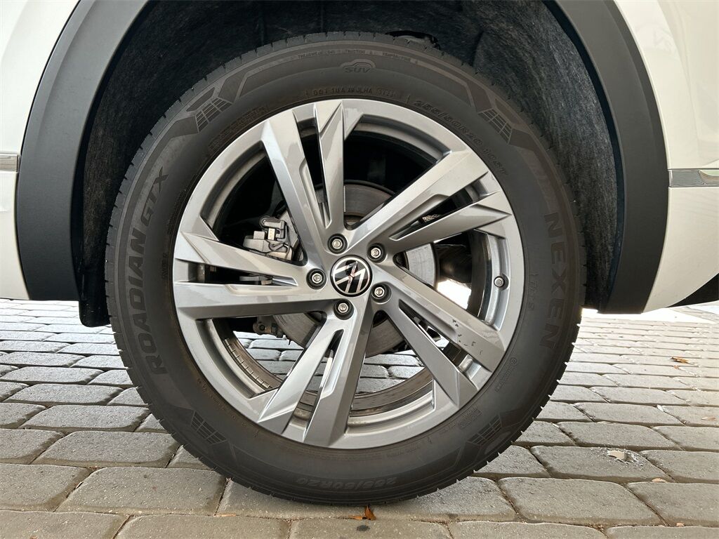 2024 Volkswagen Atlas Cross Sport 2.0T SEL R-Line Quincy MA