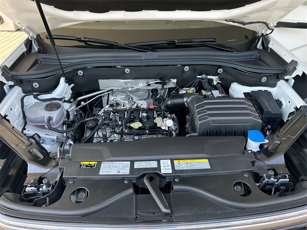 2024 Volkswagen Atlas Cross Sport 2.0T SEL R-Line Quincy MA