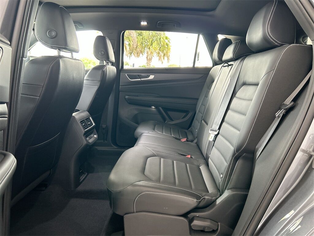 2024 Volkswagen Atlas Cross Sport 2.0T SEL R-Line Quincy MA