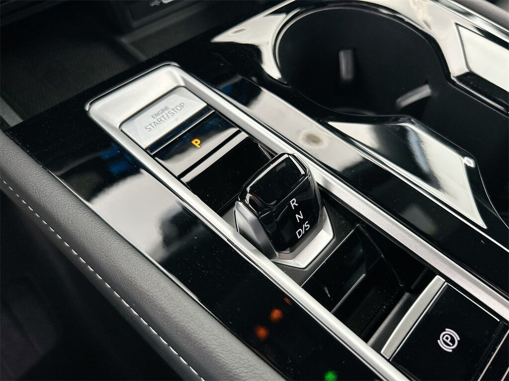 2024 Volkswagen Atlas Cross Sport 2.0T SEL R-Line Quincy MA