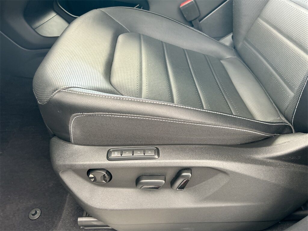 2024 Volkswagen Atlas Cross Sport 2.0T SEL R-Line Quincy MA