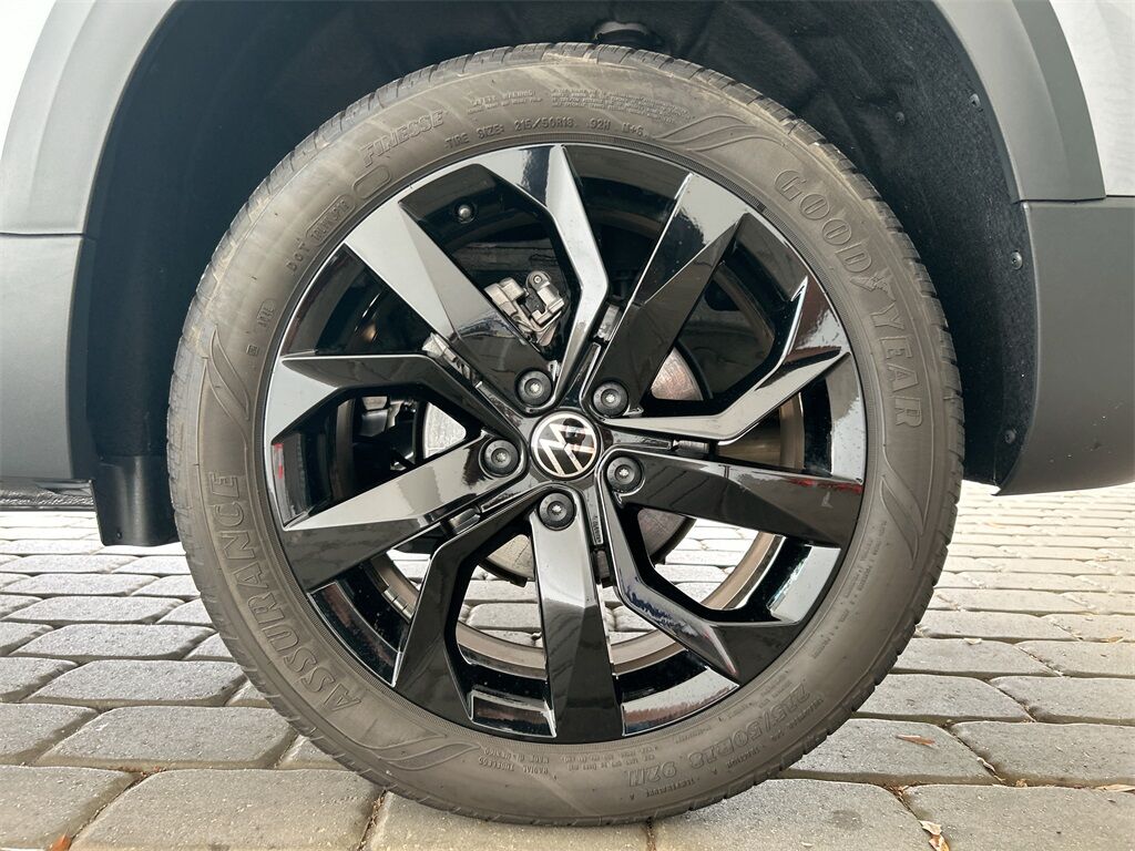 2024 Volkswagen Taos 1.5T SE Quincy MA