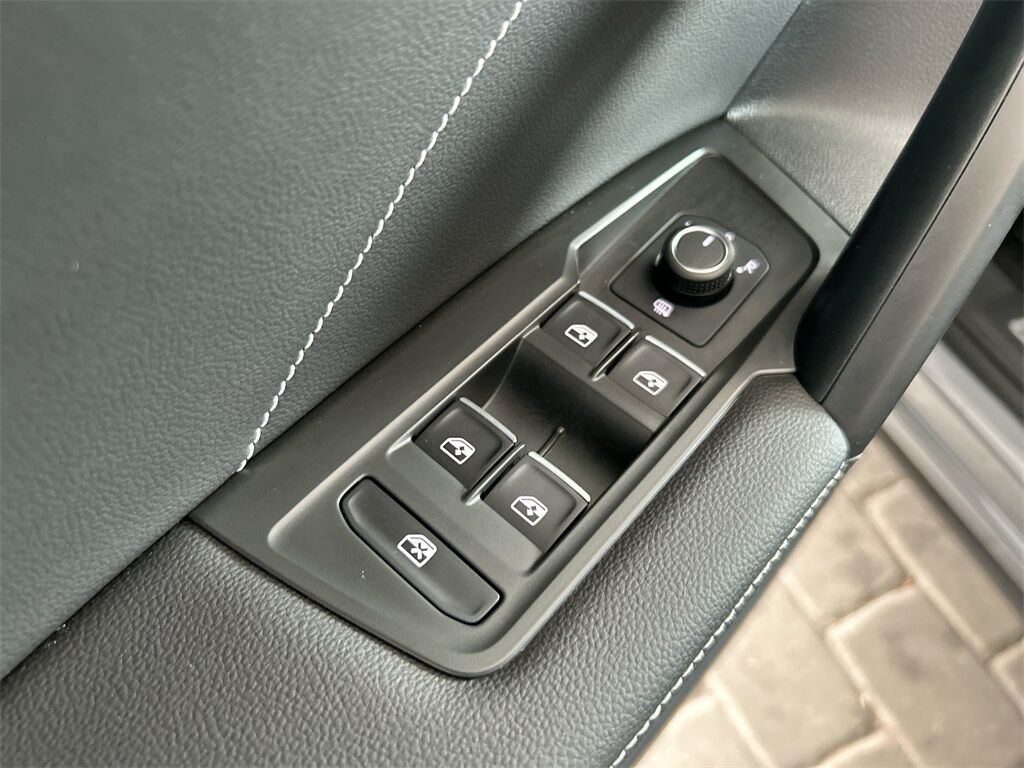 2024 Volkswagen Tiguan 2.0T SE R-Line Black Quincy MA