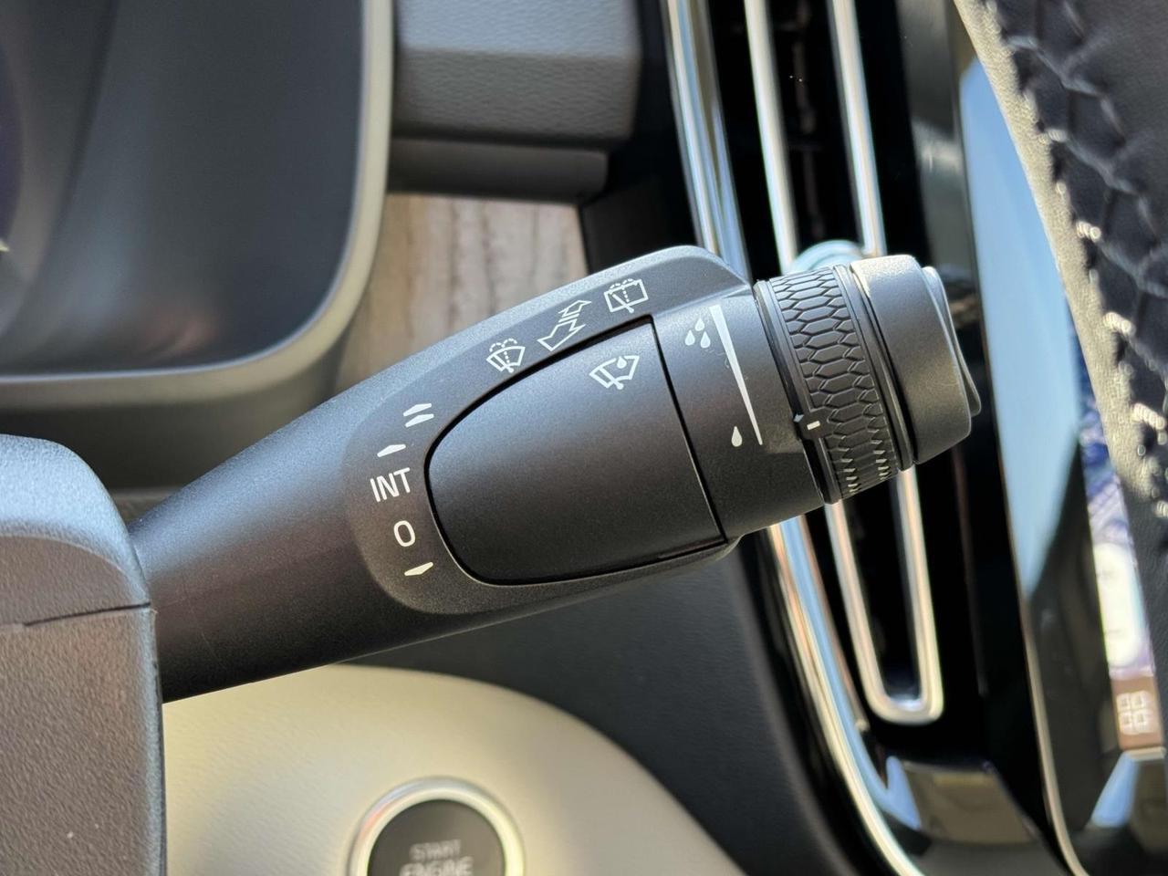 2024 Volvo XC40 Ultimate Fredericksburg VA