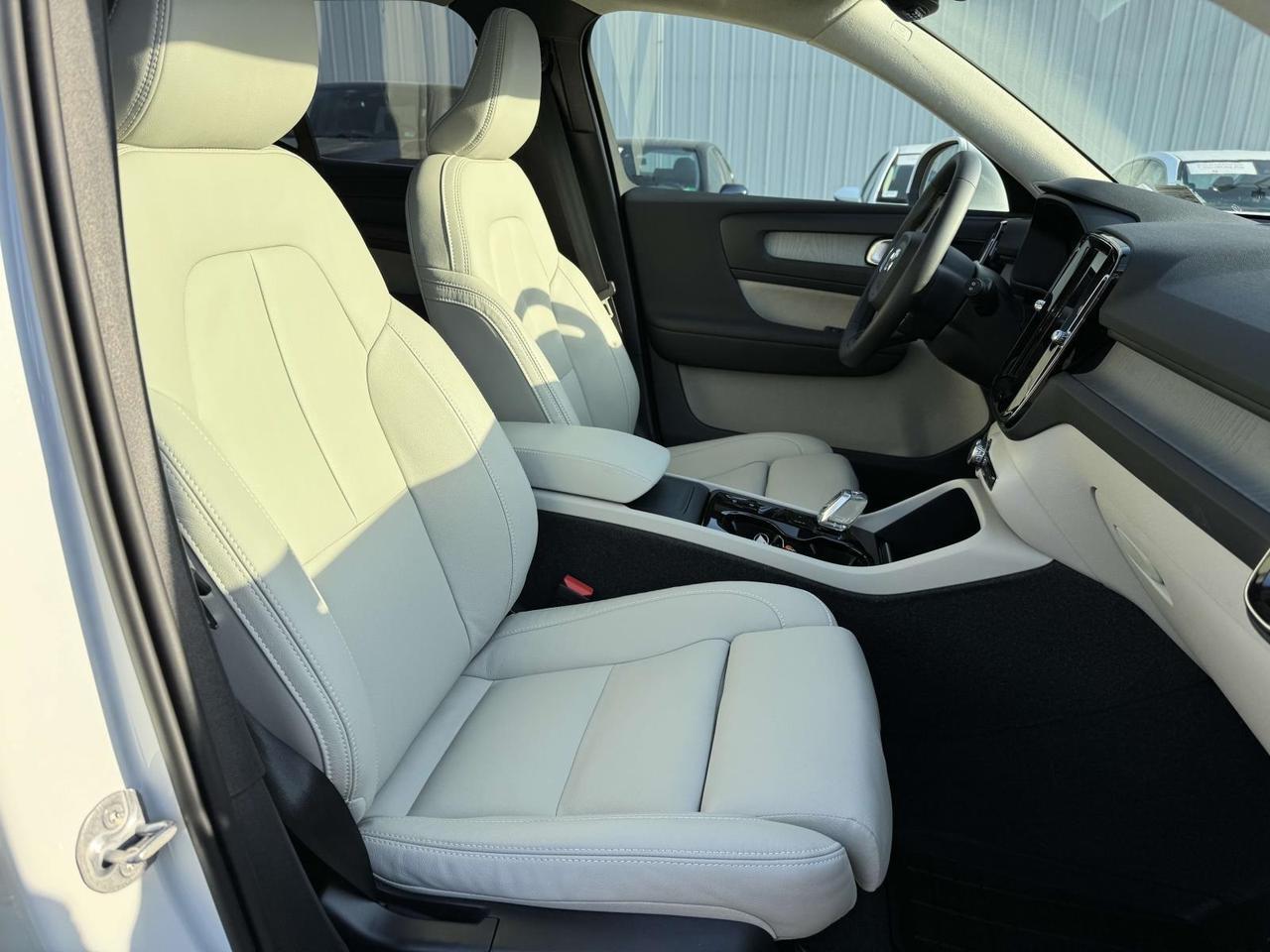 2024 Volvo XC40 Ultimate Fredericksburg VA