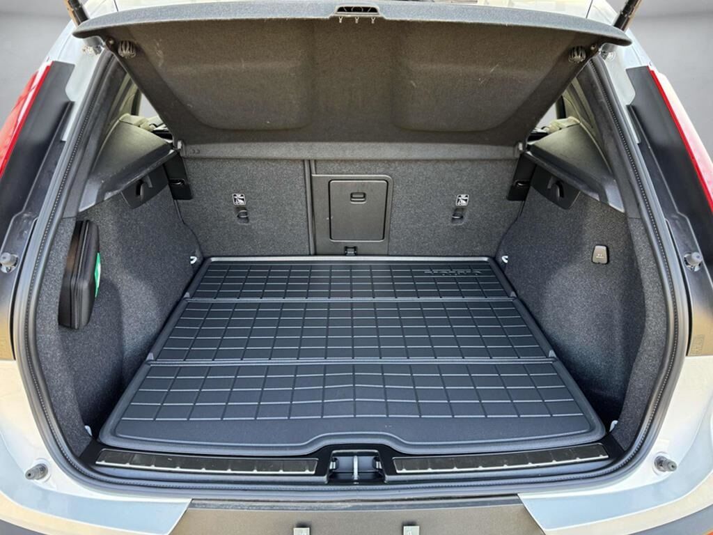 2024 Volvo XC40 Ultimate Fredericksburg VA