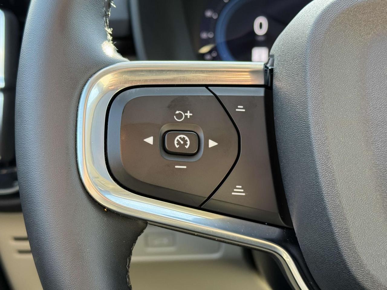 2024 Volvo XC40 Ultimate Fredericksburg VA