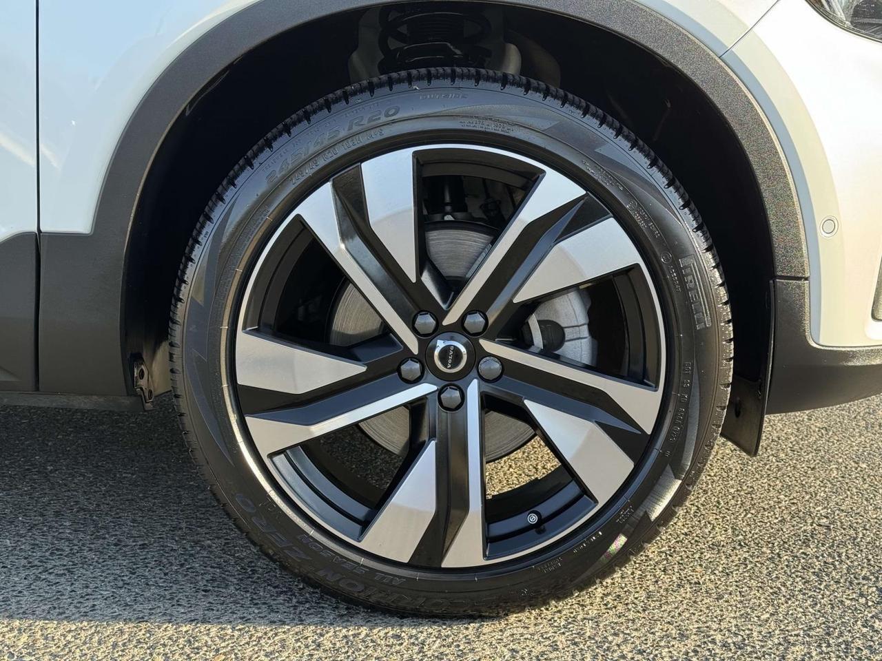 2024 Volvo XC40 Ultimate Fredericksburg VA