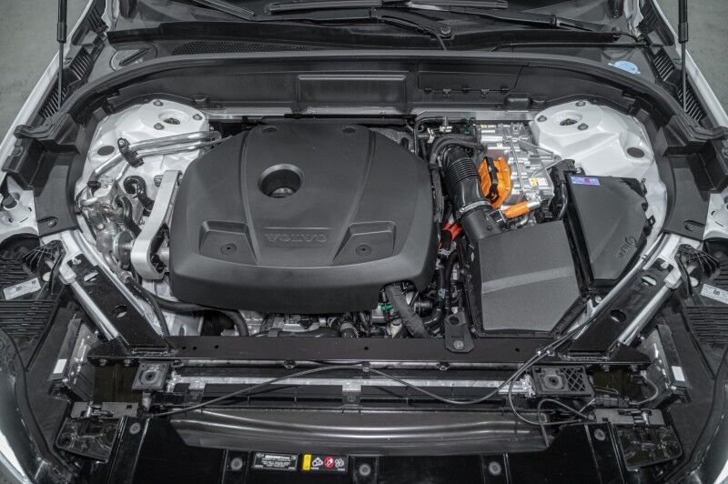 2024 Volvo XC60 Recharge Plug-In Hybrid Ultimate Dark Theme Peoria AZ