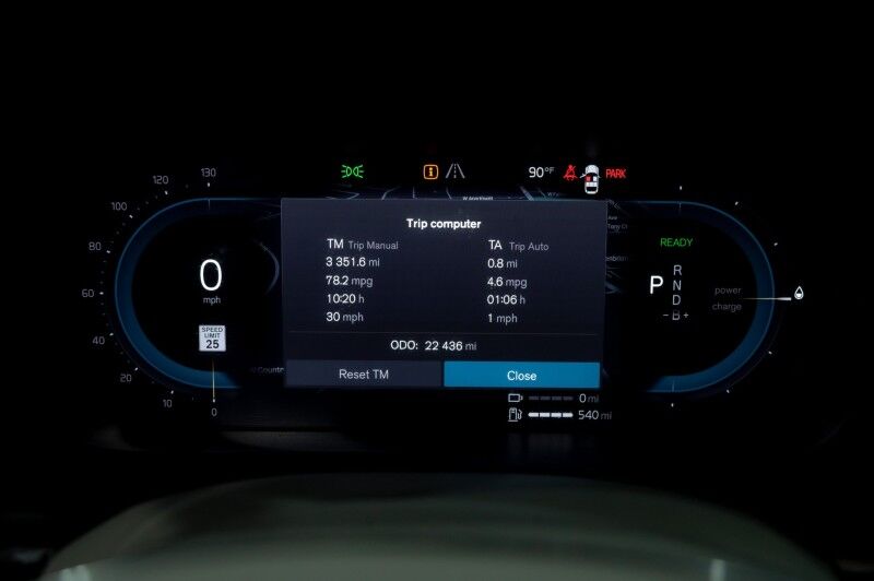 2024 Volvo XC60 Recharge Plug-In Hybrid Ultimate Dark Theme Peoria AZ