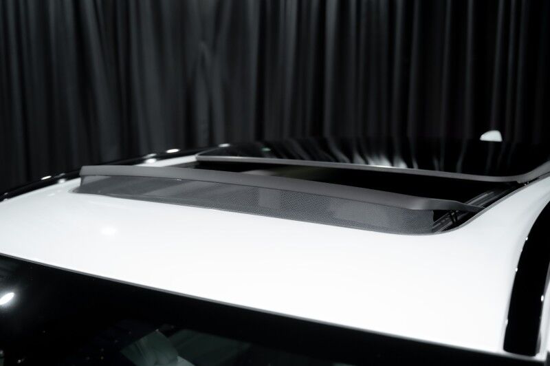 2024 Volvo XC60 Recharge Plug-In Hybrid Ultimate Dark Theme Peoria AZ