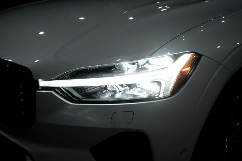 2024 Volvo XC60 Recharge Plug-In Hybrid Ultimate Dark Theme Peoria AZ