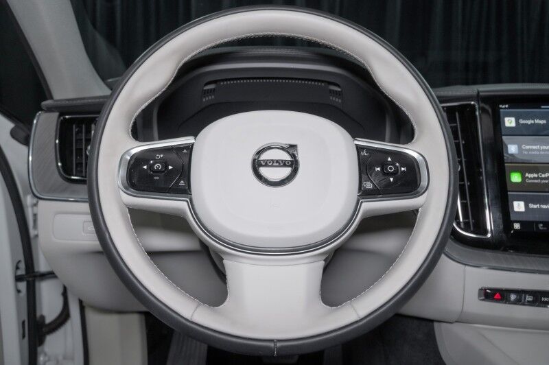 2024 Volvo XC60 Recharge Plug-In Hybrid Ultimate Dark Theme Peoria AZ