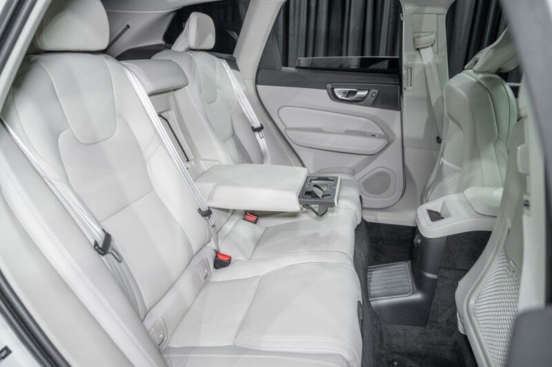 2024 Volvo XC60 Recharge Plug-In Hybrid Ultimate Dark Theme Peoria AZ