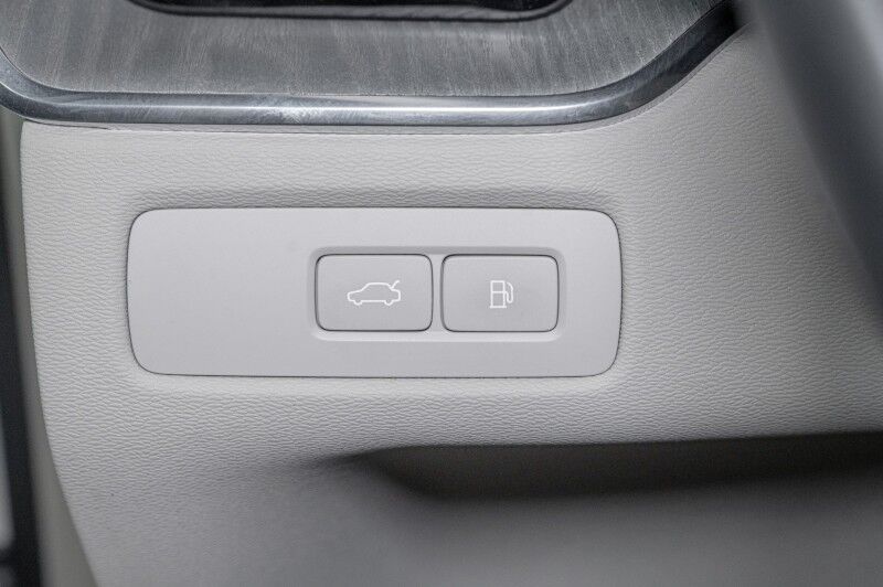 2024 Volvo XC60 Recharge Plug-In Hybrid Ultimate Dark Theme Peoria AZ