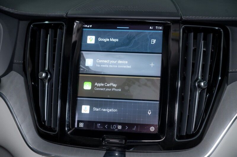 2024 Volvo XC60 Recharge Plug-In Hybrid Ultimate Dark Theme Peoria AZ