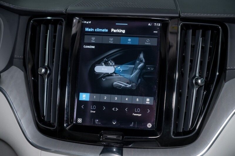 2024 Volvo XC60 Recharge Plug-In Hybrid Ultimate Dark Theme Peoria AZ