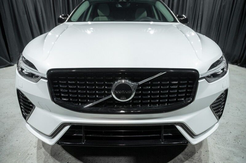 2024 Volvo XC60 Recharge Plug-In Hybrid Ultimate Dark Theme Peoria AZ