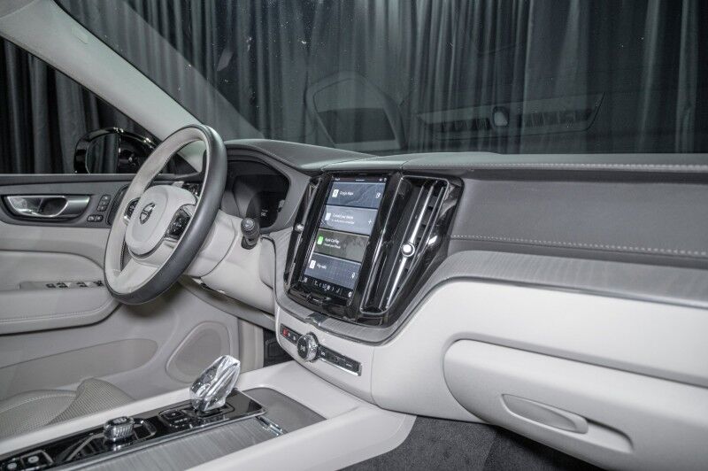 2024 Volvo XC60 Recharge Plug-In Hybrid Ultimate Dark Theme Peoria AZ