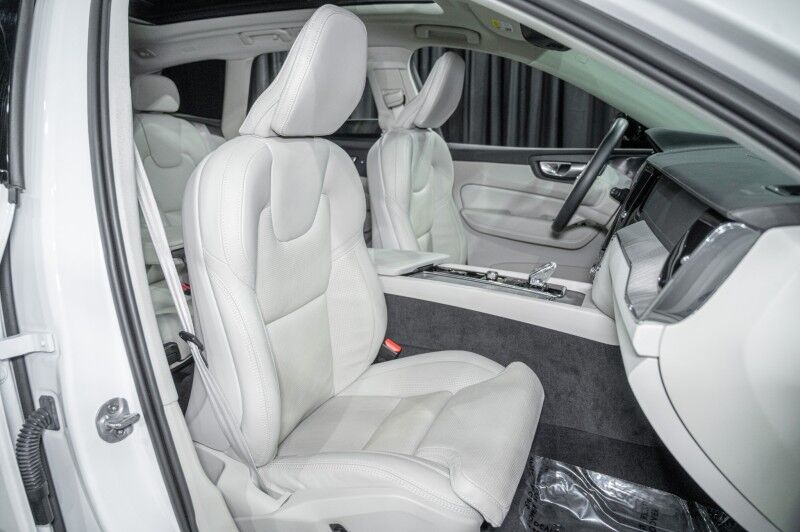 2024 Volvo XC60 Recharge Plug-In Hybrid Ultimate Dark Theme Peoria AZ