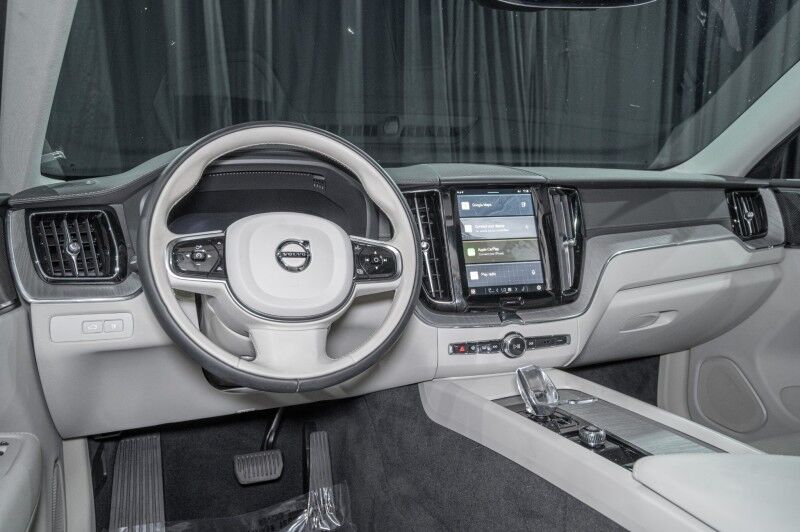 2024 Volvo XC60 Recharge Plug-In Hybrid Ultimate Dark Theme Peoria AZ