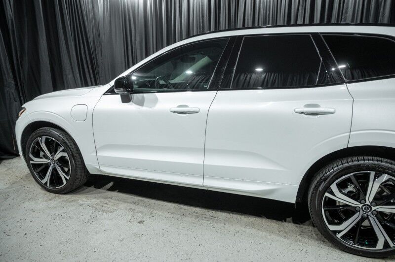 2024 Volvo XC60 Recharge Plug-In Hybrid Ultimate Dark Theme Peoria AZ