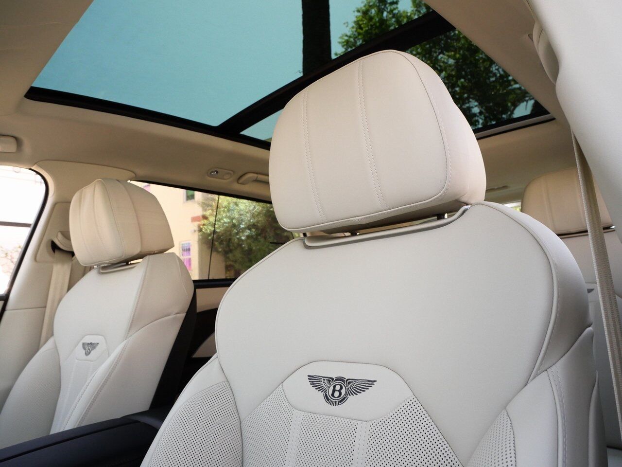 2025 Bentley Bentayga EWB Lawrence KS