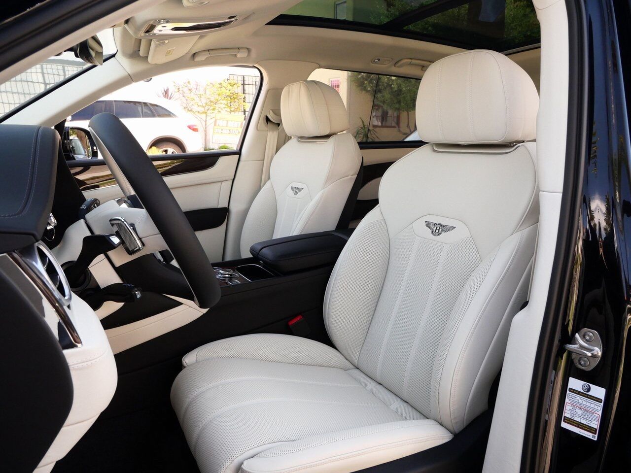 2025 Bentley Bentayga EWB