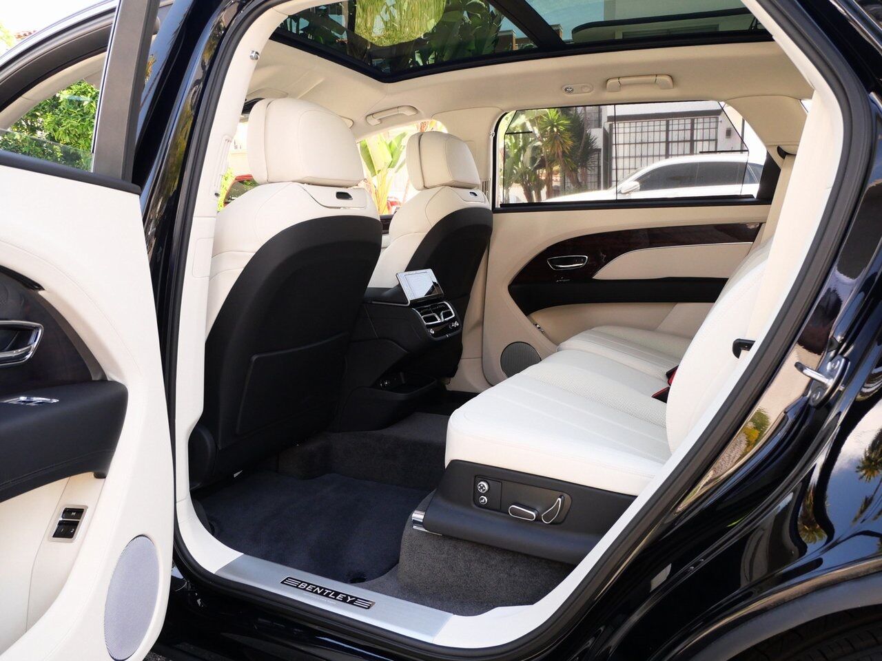 2025 Bentley Bentayga EWB Lawrence KS