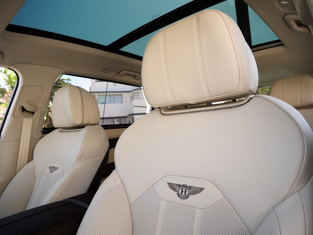 2025 Bentley Bentayga EWB Lawrence KS