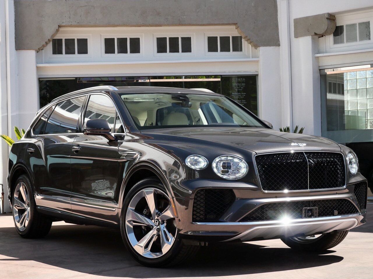2025 Bentley Bentayga EWB