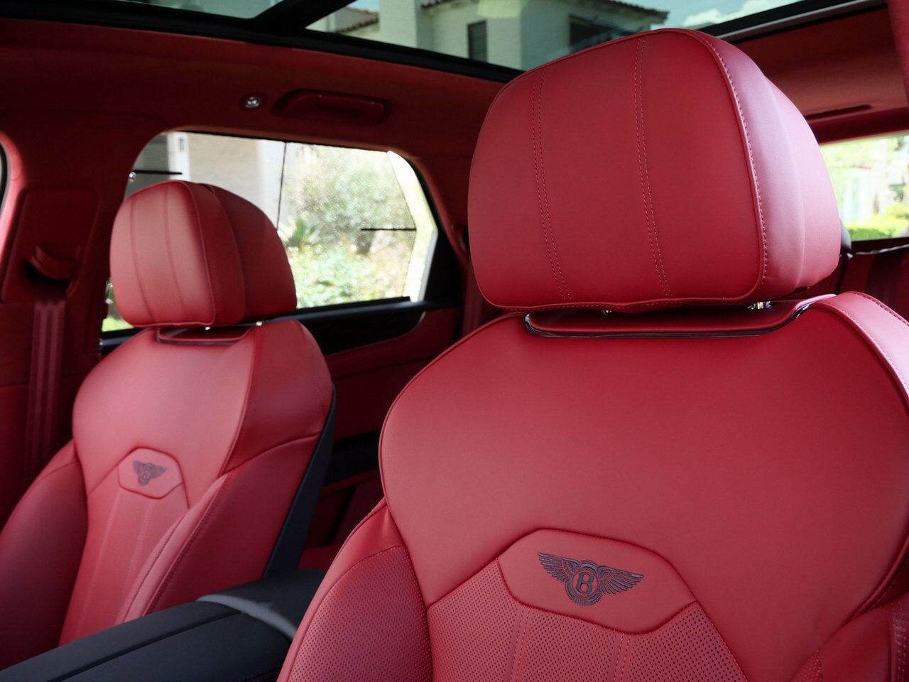 2025 Bentley Bentayga V8 Lawrence KS