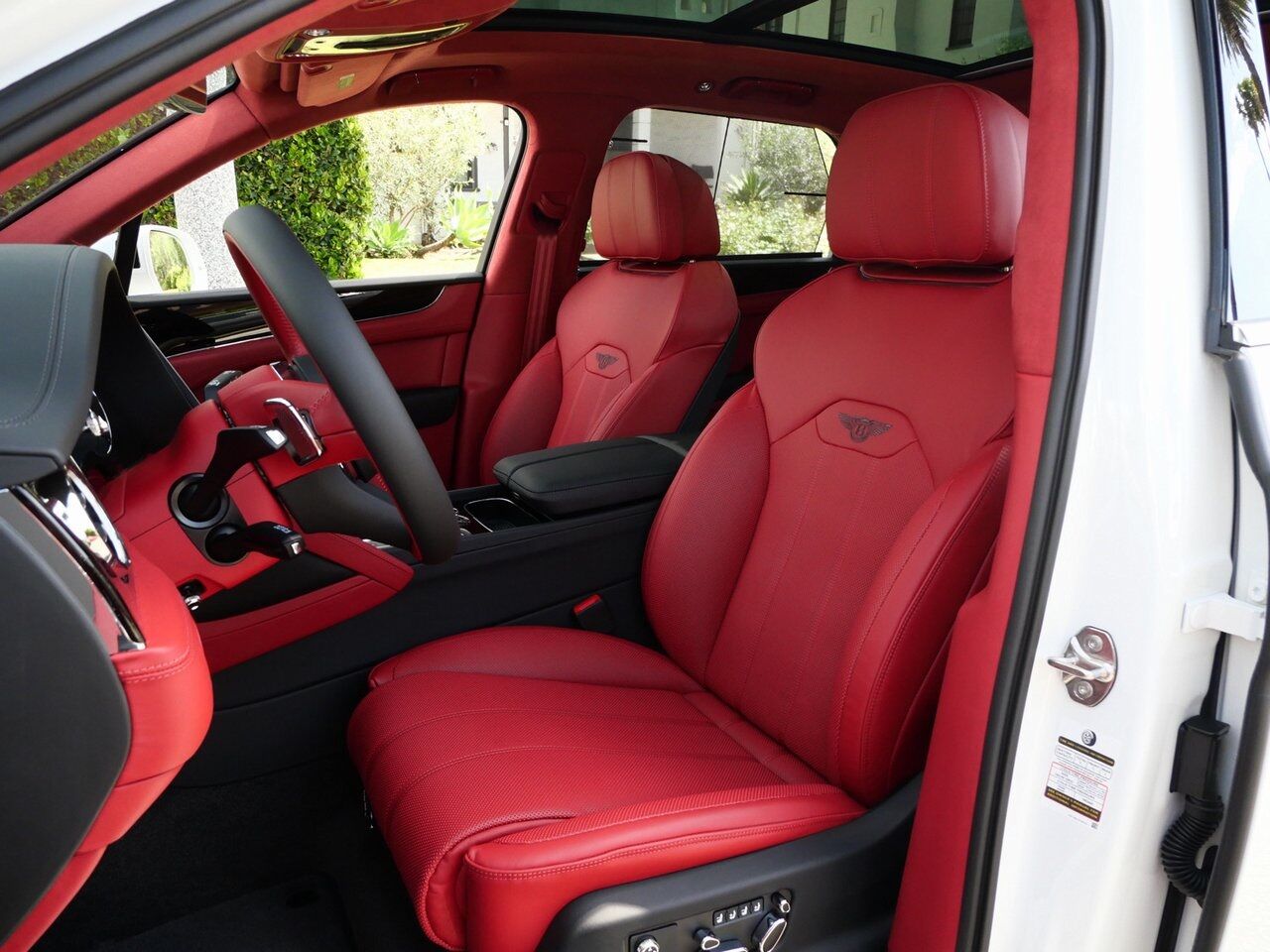 2025 Bentley Bentayga V8