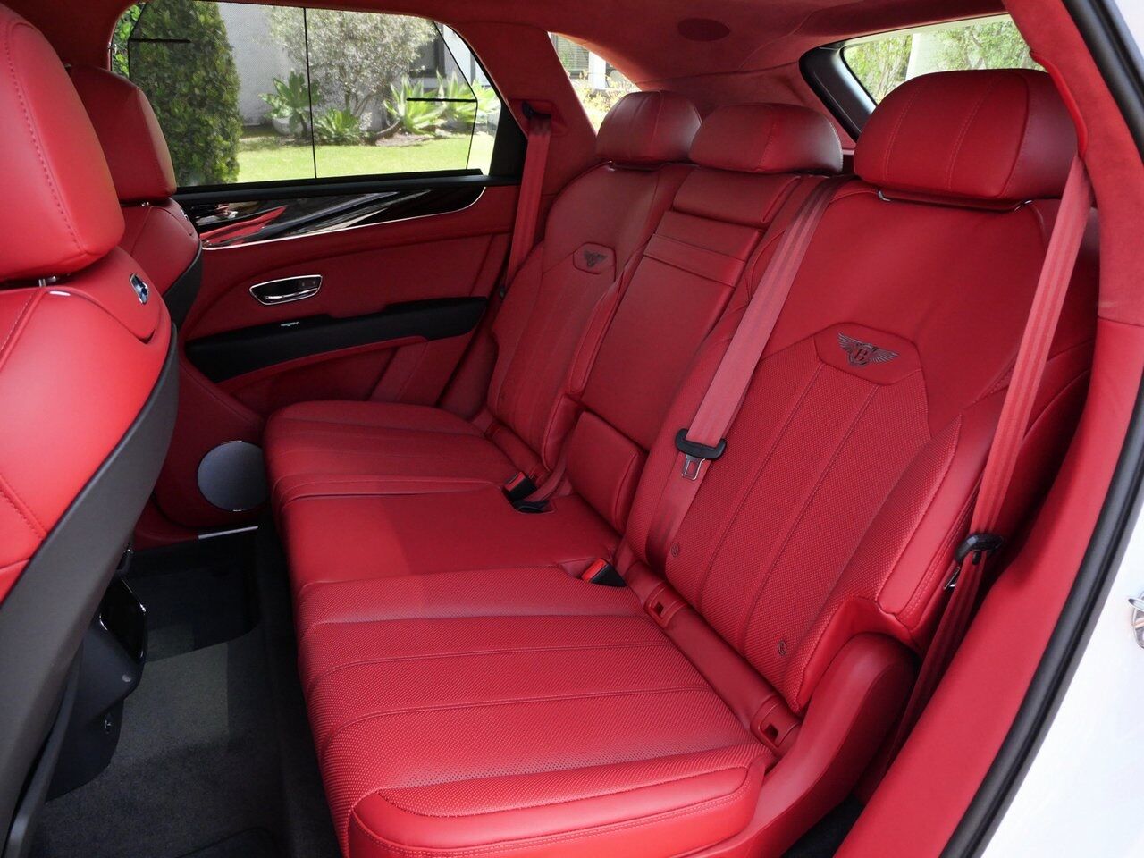 2025 Bentley Bentayga V8 Lawrence KS