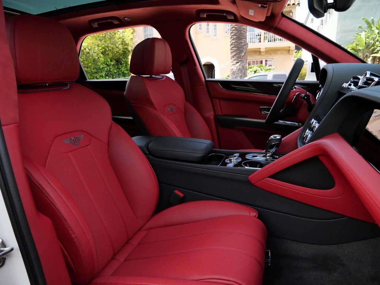 2025 Bentley Bentayga V8 Lawrence KS