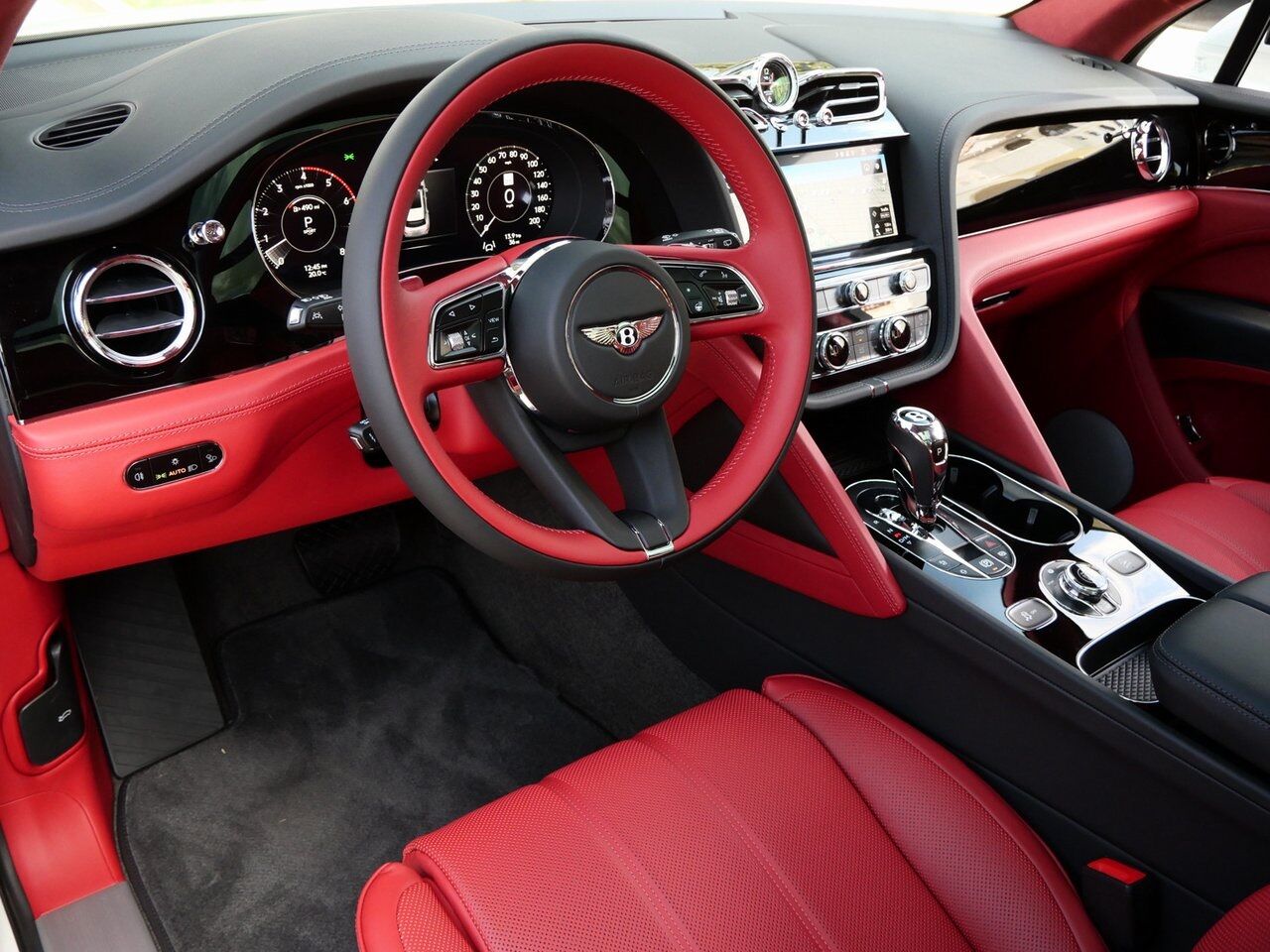 2025 Bentley Bentayga V8 Lawrence KS